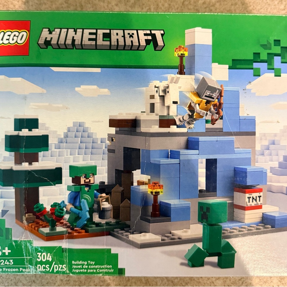 LEGO Minecraft Icy Adventure Building Set